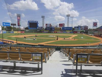 Estadio Quisqueya recibe toques finales para su día de apertura