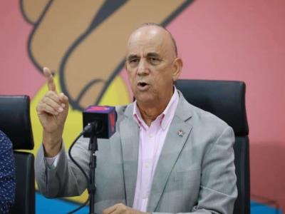 Luis de León ya no aspira a la Secretaría General del PLD