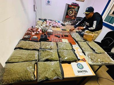 Ocupan 10 libras de marihuana sintética en allanamientos en Santiago