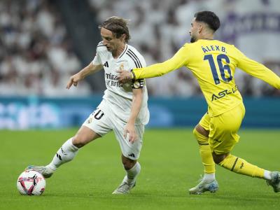 Real Madrid vence 2-0 al Villarreal con goles de Valverde y Vinícius