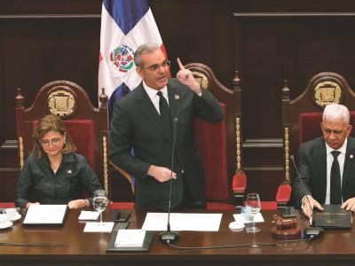 Reforma constitucional reenvía el continuismo al pasado