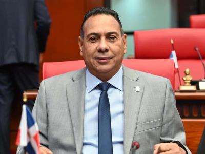 Senador del PRM critica proyecto de reforma fiscal