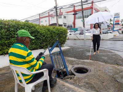 Vicisitudes de las personas con discapacidad por calles de la ciudad