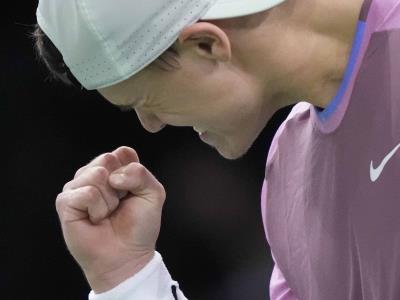 Alexander Zverev avanza a semis en París al vencer a Tsitsipas