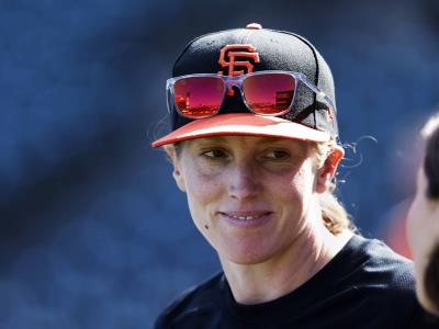 Alyssa Nakken, primera entrenadora de la MLB, deja los Giants