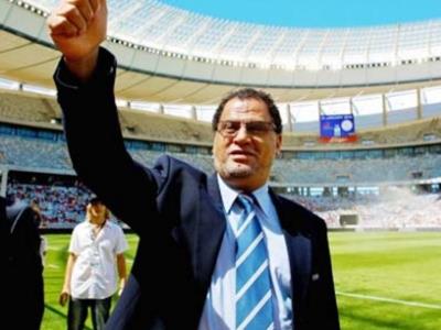 Arrestado presidente Federación fútbol Sudáfrica, Danny Jordaan