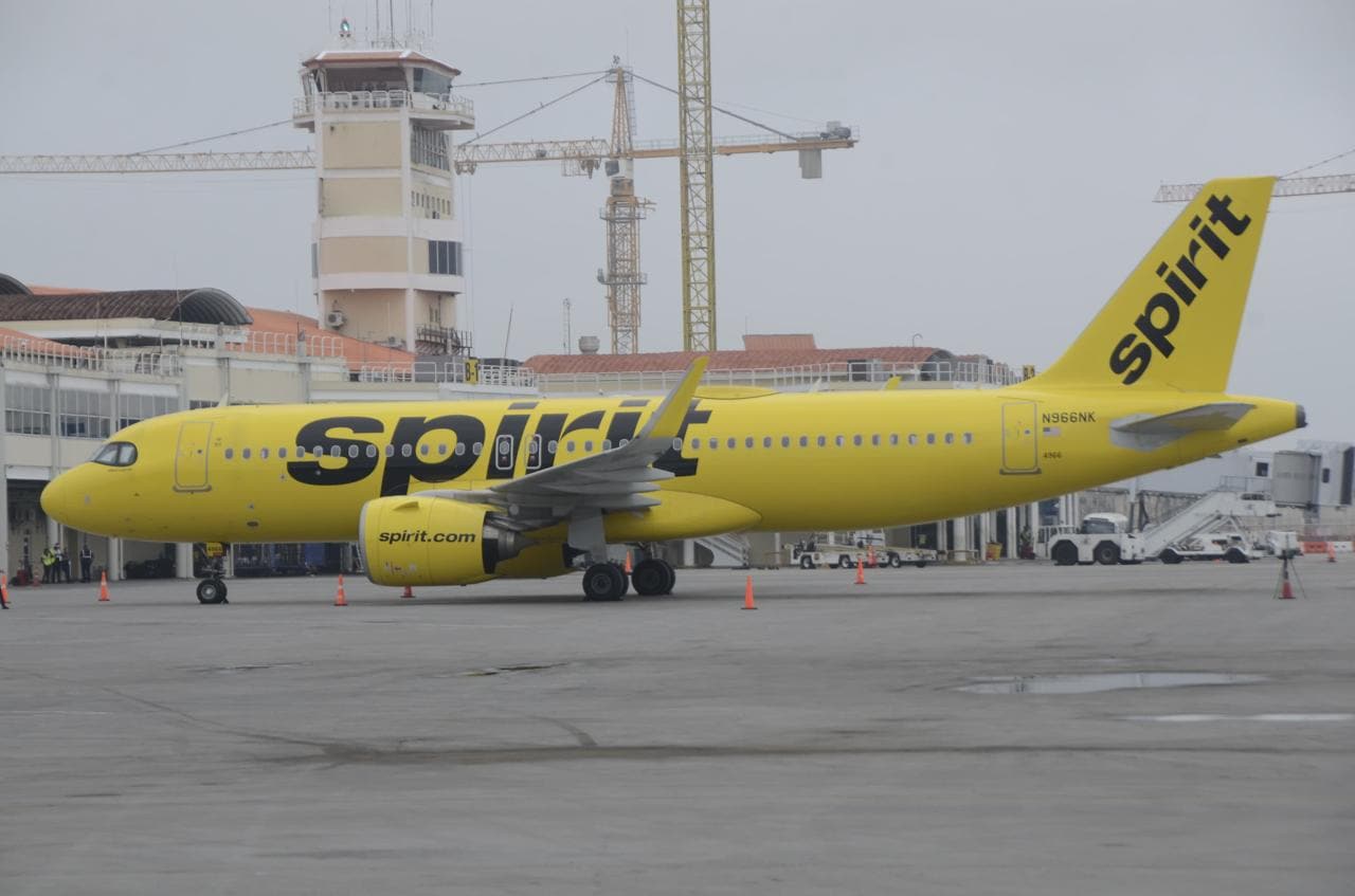 El avión se desvió y aterrizó de manera segura en Santiago de los Caballeros.