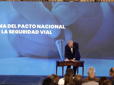 ¿Cuáles entidades firmaron el Pacto Nacional por la Seguridad Vial?