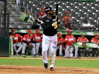 Estrellas Orientales frenan racha de Leones del Escogido