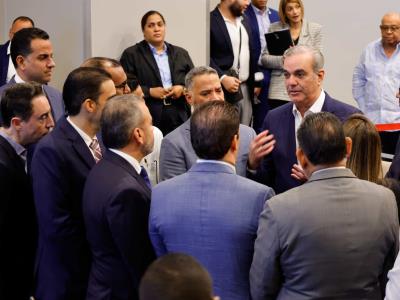 Gobierno trabaja en plan para dominicanizar mano de obra