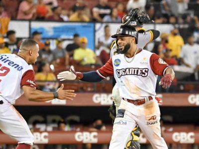 Leurys García conecta homerun y los Gigantes empatan en Lidom