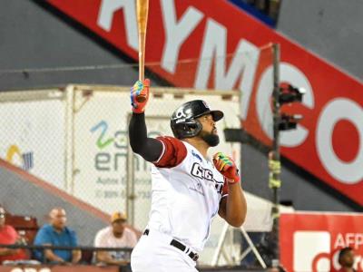 LIDOM: Grand slam de Carlos Peguero comanda Gigantes