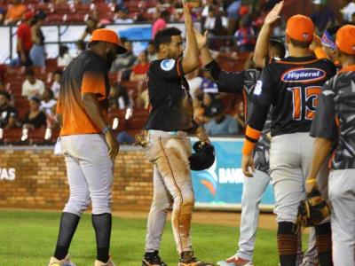 LIDOM:Con sencillo remolcador, Francisco Peña decide para Toros