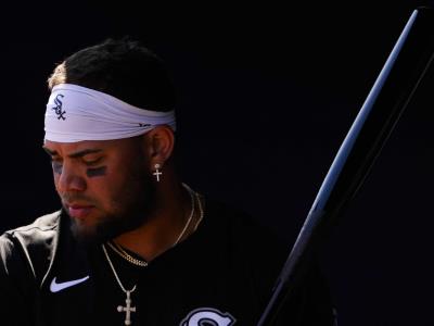 Medias Blancas de Chicago declinan opción por cubano Yoán Moncada