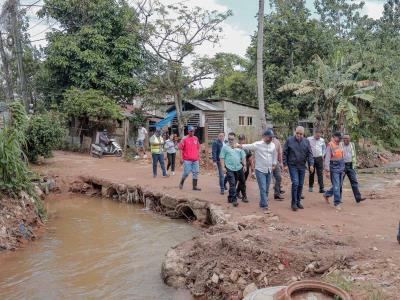 Ministro administrativo evalúa daños por lluvias en Las Terrenas