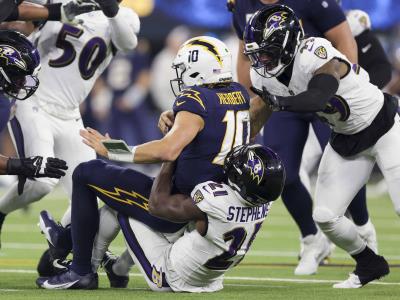NFL: Jackson logra 3 TDs, John Harbaug supera a su hermano
