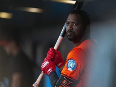 Orioles declinan opción de USS16,5 millones de Eloy Jiménez