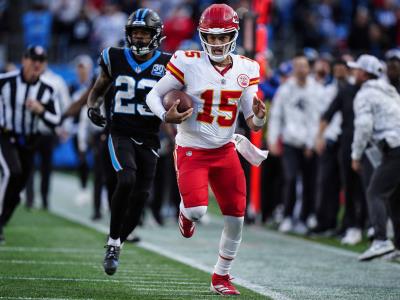 Patrick Mahomes y Chiefs vencen a Panthers con gol de campo