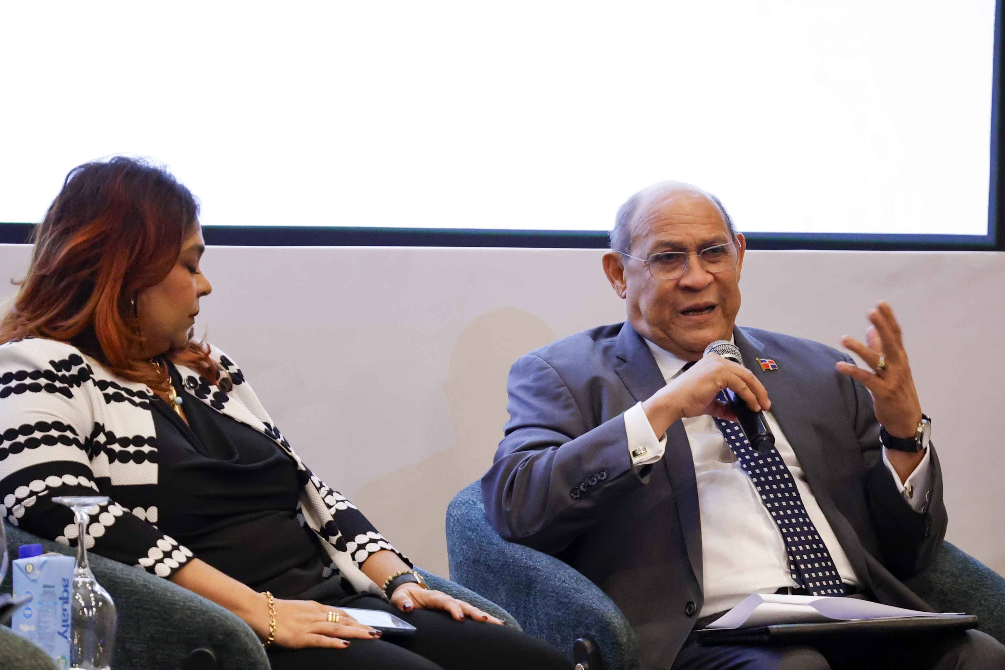 Panel “Desafíos y estrategias para la nacionalización del trabajo de la construcción”, habla Rafael Santo Badia, director de Infotep.