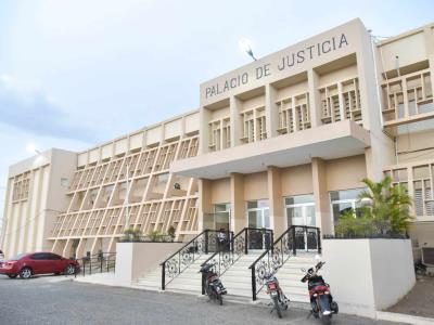 Prisión preventiva para administrador de hotel con haitianos ilegales