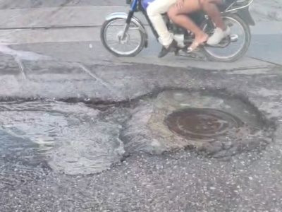 Residentes en Higüey exigen solución a desbordamiento de cloacas