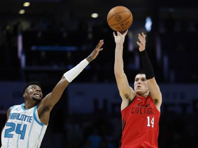 Tyler Herro registra 27 puntos en triunfo del Heat sobre los Hornets