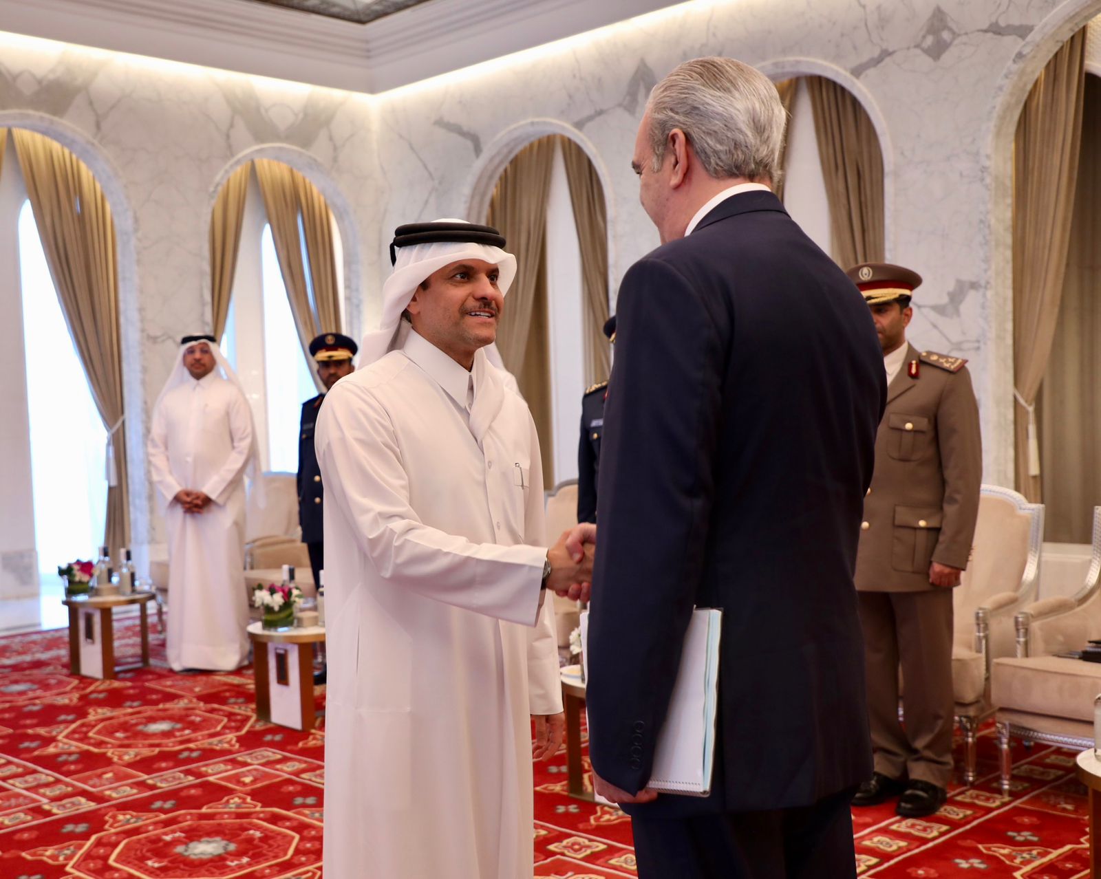 Abinader se reunirá con el Emir de Qatar, Tamim Bin Hamad Al Thani, este lunes.