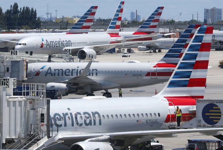 American Airlines cancela vuelos nacionales en Estados Unidos