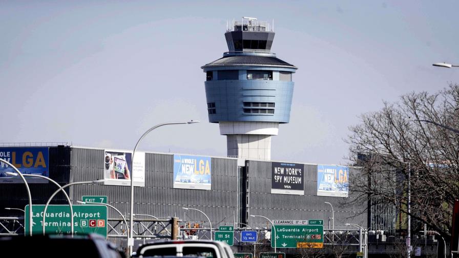 American Airlines reanuda operaciones en EE.UU. tras interrupción de dos horas