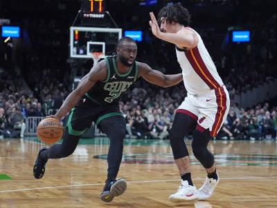 Brown anota 29, Pritchard suma 25 y Celtics vencen a Heat