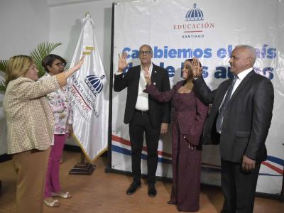 Continúa el conflicto en rechazo a directora del Minerd en Navarrete