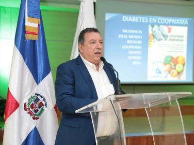 Cooperativa de maestros realiza jornada con el doctor Cruz Jiminian