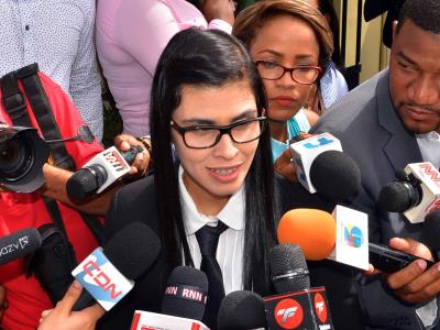 Denuncian a Diná por alegada negligencia en caso prospecto