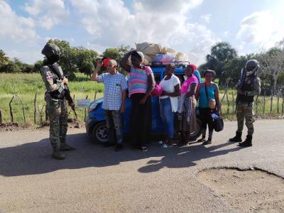 Detienen a 30 migrantes haitianos indocumentados en Montecristi