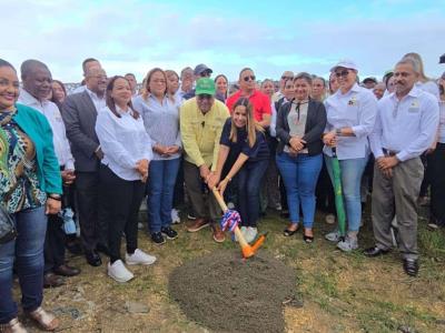 Digecac inicia construcción de parador fotográfico en carretera Mella