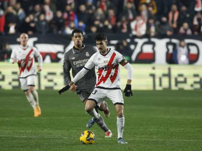 El Rayo empata con el Real Madrid en un derbi eléctrico