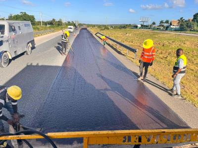 Intervienen deterioro de Autovía del Coral