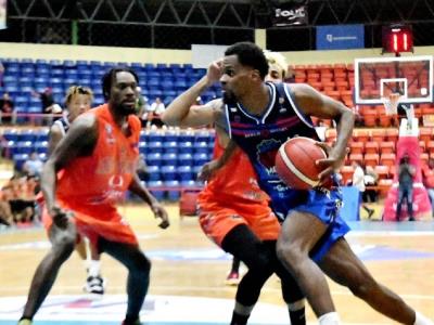 Juan Miguel Suero lidera triunfo de La Matica en basket de La Vega