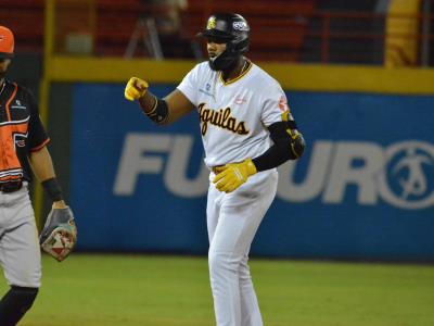 LIDOM: Pelotero Estrella premia a Molina, Rojas, Romero y Aderlin