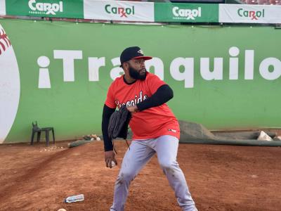 Los Leones del Escogido firman a Johnny Cueto