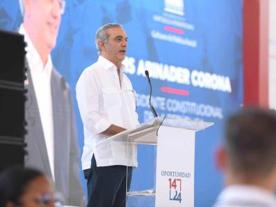 Luis Abinader anuncia proyectos en Barahona