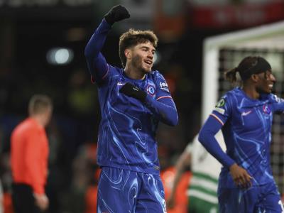Marc Guiu marca tripleta y el Chelsea gana en Conference League