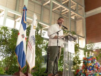 Ministro de Medio Ambiente dice entregarán hoy doble sueldo