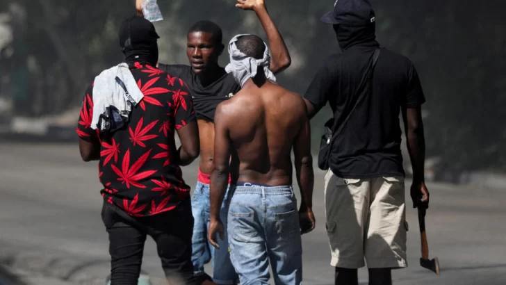 Pandilleros haitianos incendian un hospital de referencia en Puerto Príncipe
