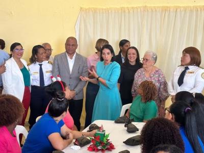 Raquel Arbaje celebra otra Navidad con reclusas de Najayo