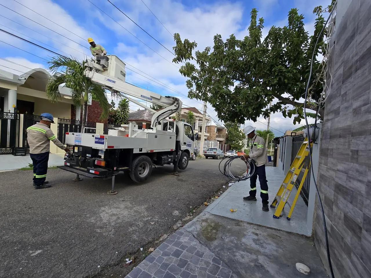 ¿Se está robando la luz? Realizan operativo contra fraude eléctrico en Santiago