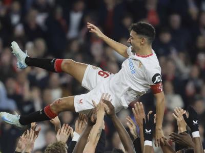 Sevilla: Navas se despide del Sánchez-Pizjuán con un triunfo agónico