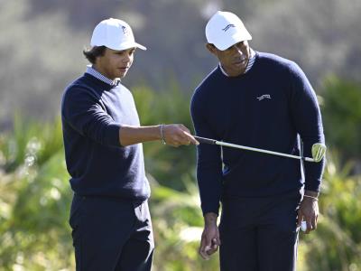 Tiger Woods y su hijo Charlie encabezan el PNC Championship