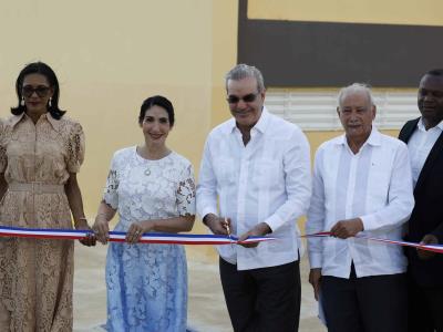 Abinader inaugura un liceo y una estancia infantil en La Altagracia