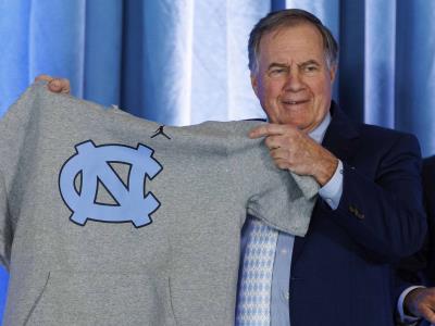 Bill Belichick firma contrato para dirigir North Carolina Tar Heels